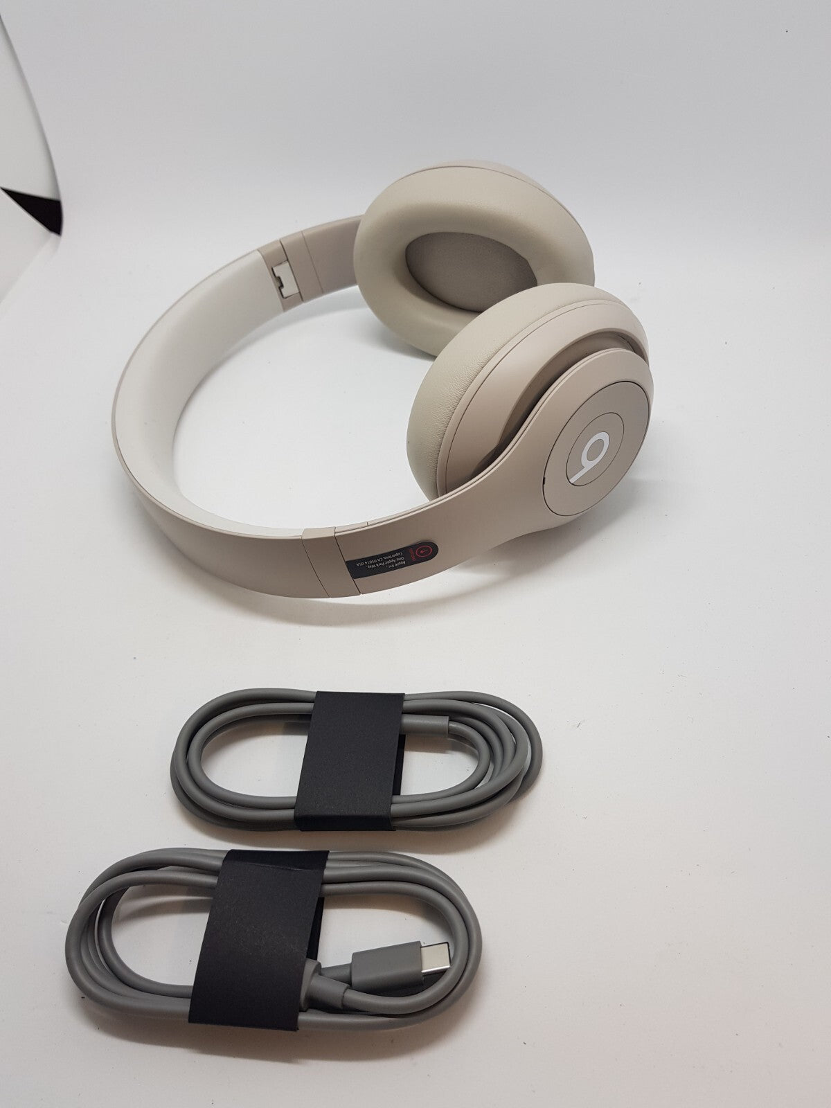 Beats Studio Pro, B-Ware. (3/13/1837)