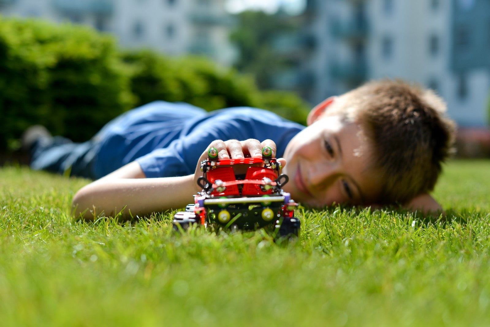 Konstruktionsspielzeug Metall Bausatz 354 Teile Geländewagen ab 8 Jahren RANGER