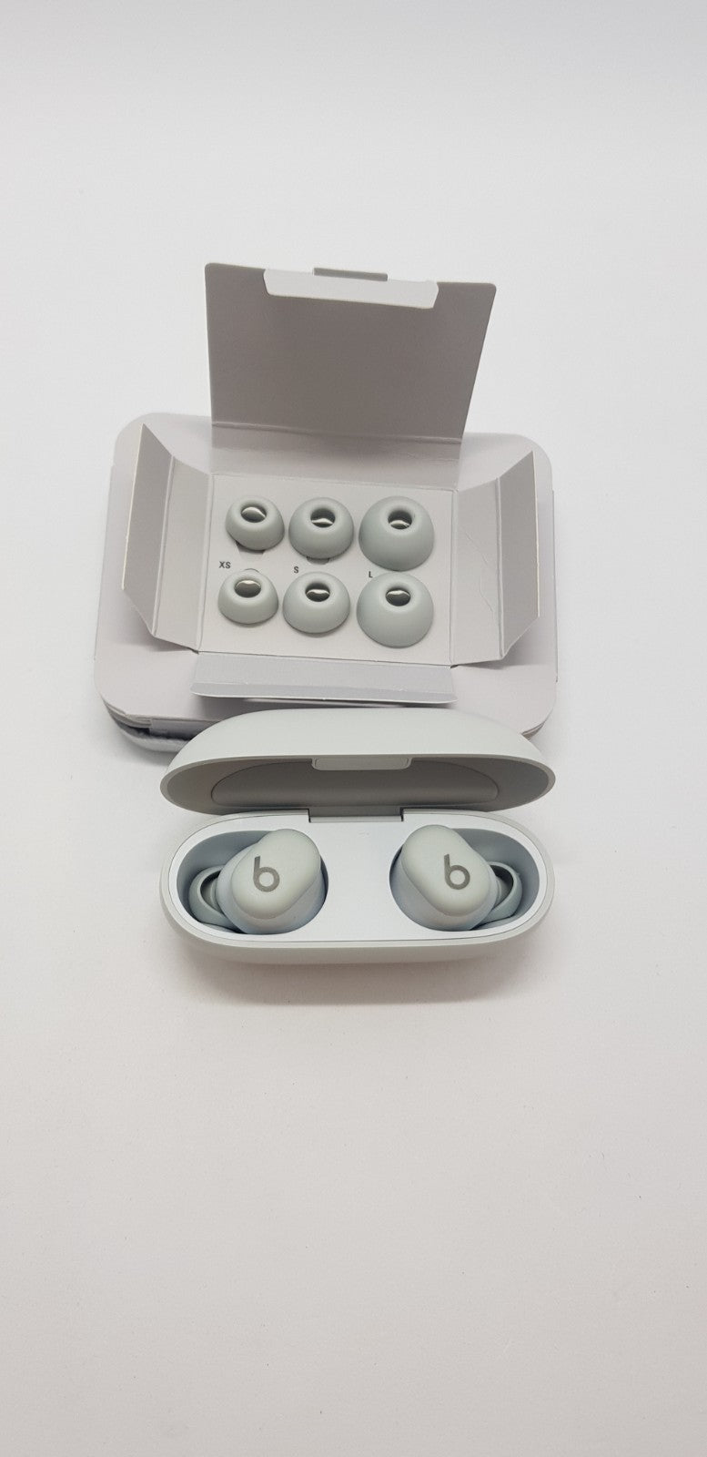 Apple Beats Solo Buds ,B-Ware,  NEUWERTIG!3/32/6474