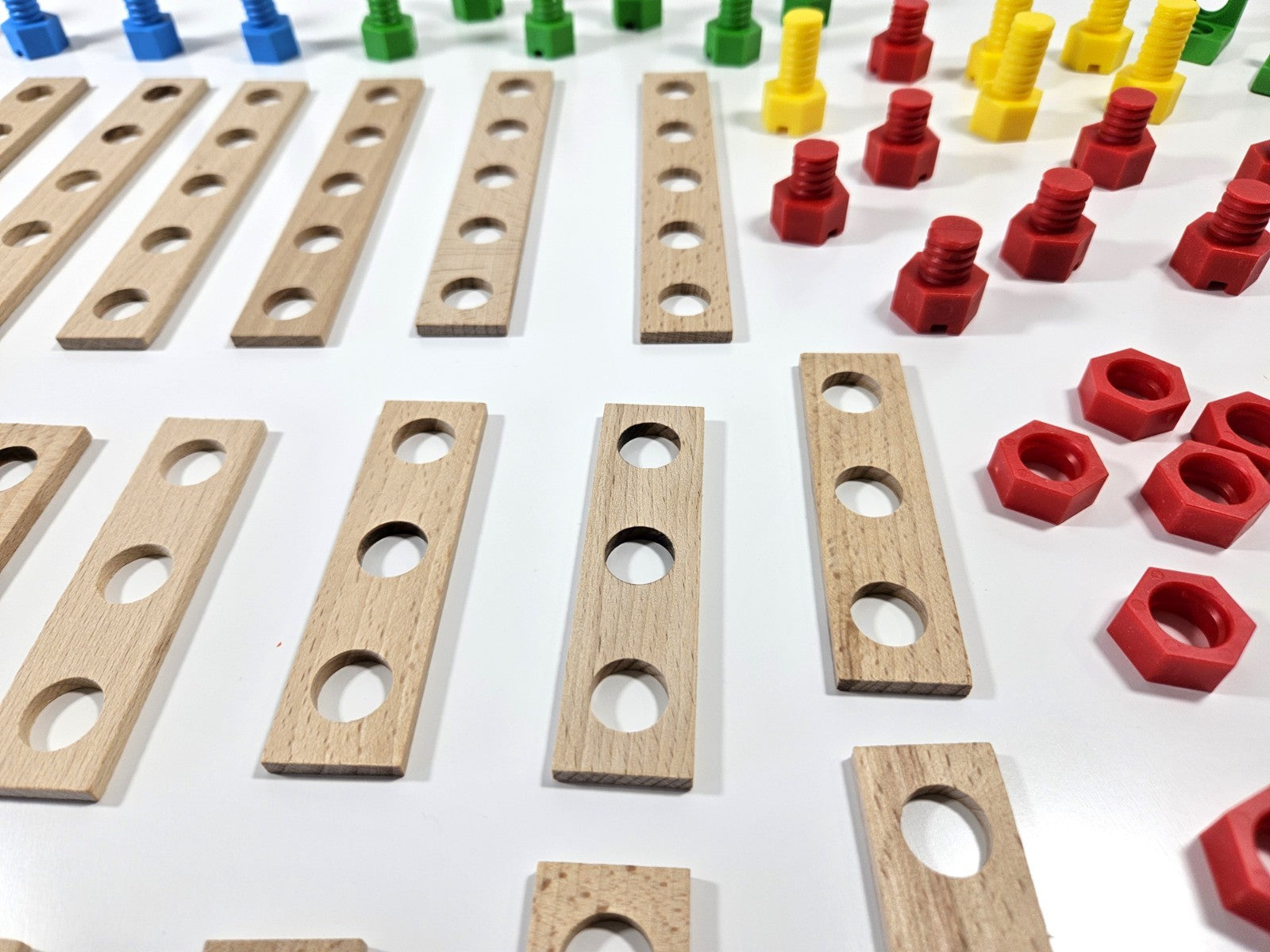 Konstruktionsspielzeug JUNIOR – Selbstbau-Set – 75 Teile – Holz ab 4 Jahre