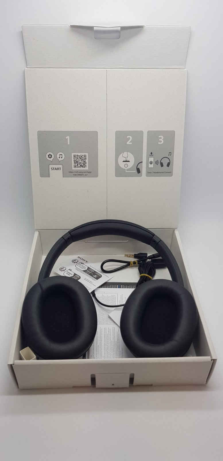 Sony WH-CH720 Over-Ear Headphones Bluetooth ANC B-Ware Neuwertig