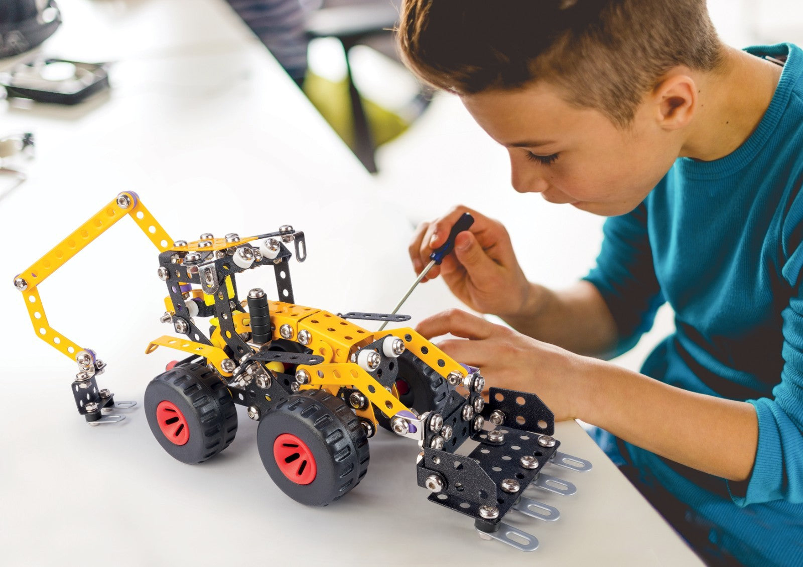 Konstruktionsspielzeug Metall Bausatz Traktor Anhänger ab 8 Jahren PRO NOAH