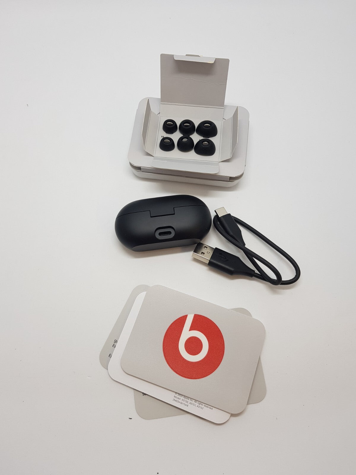 Apple Beats Solo Buds ,B-Ware, 2/5/8734; 1/18/9806,07) NEUWERTIG!/1
