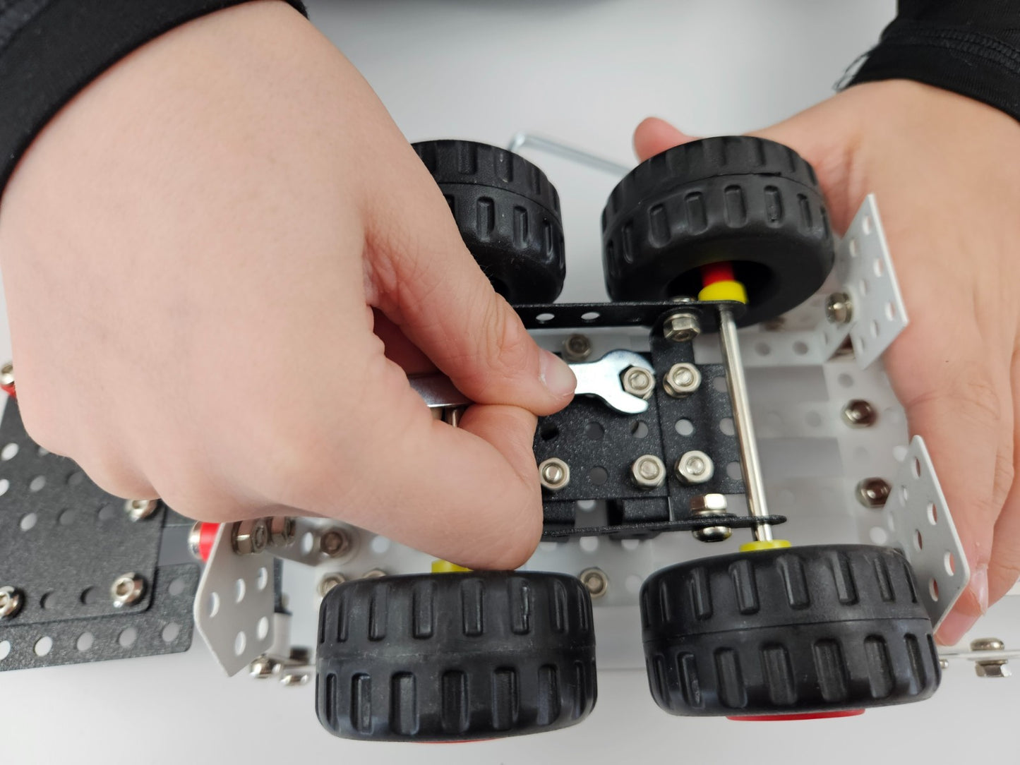 Konstruktionsspielzeug Metall Bausatz LKW Pro Premium mit Anhänger ab 8 Jahren