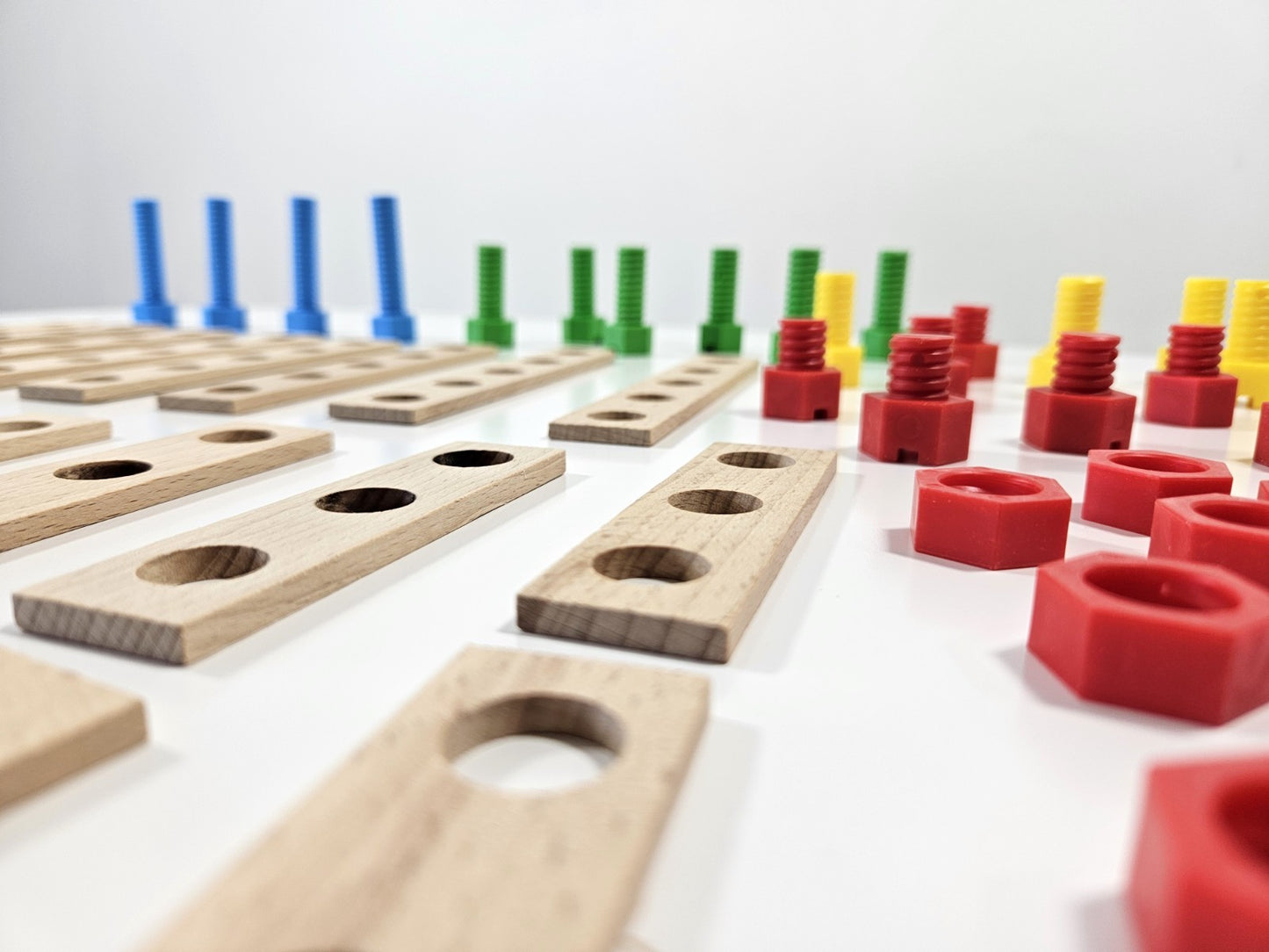 Konstruktionsspielzeug JUNIOR – RACE CAR – Holz- für Kinder ab 4 Jahren