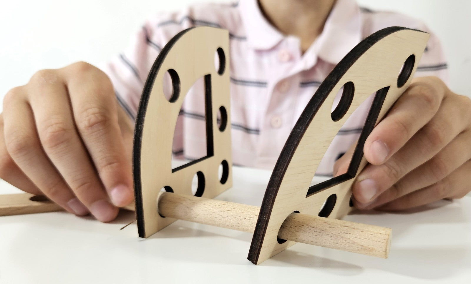 Konstruktionsspielzeug JUNIOR Selbstbau-Set  125 Teile  Holz ab 4 Jahren