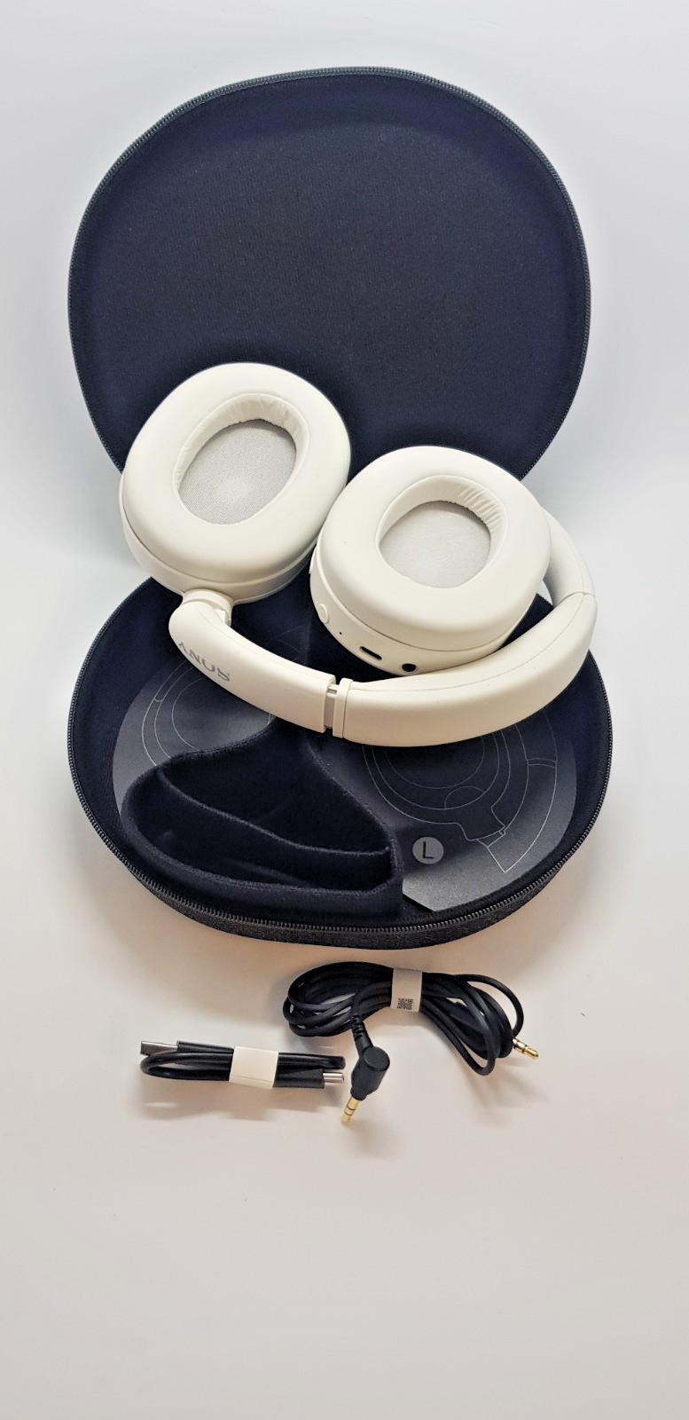 Sony ULT Wear White B-Ware Neuwertig! 2/29/7051