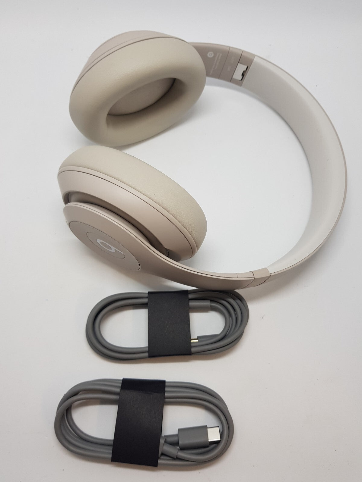 Beats Studio Pro, B-Ware. (3/13/1837)