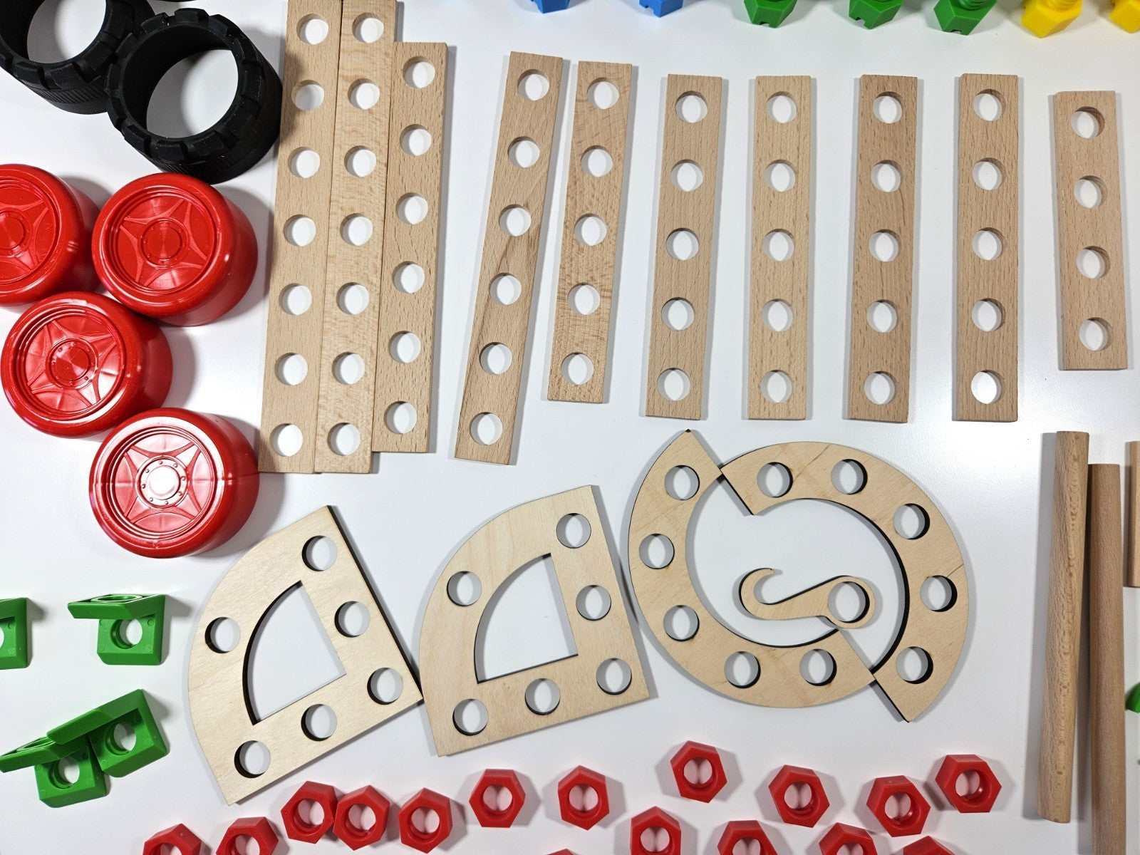 Konstruktionsspielzeug JUNIOR Selbstbau-Set  125 Teile  Holz ab 4 Jahren