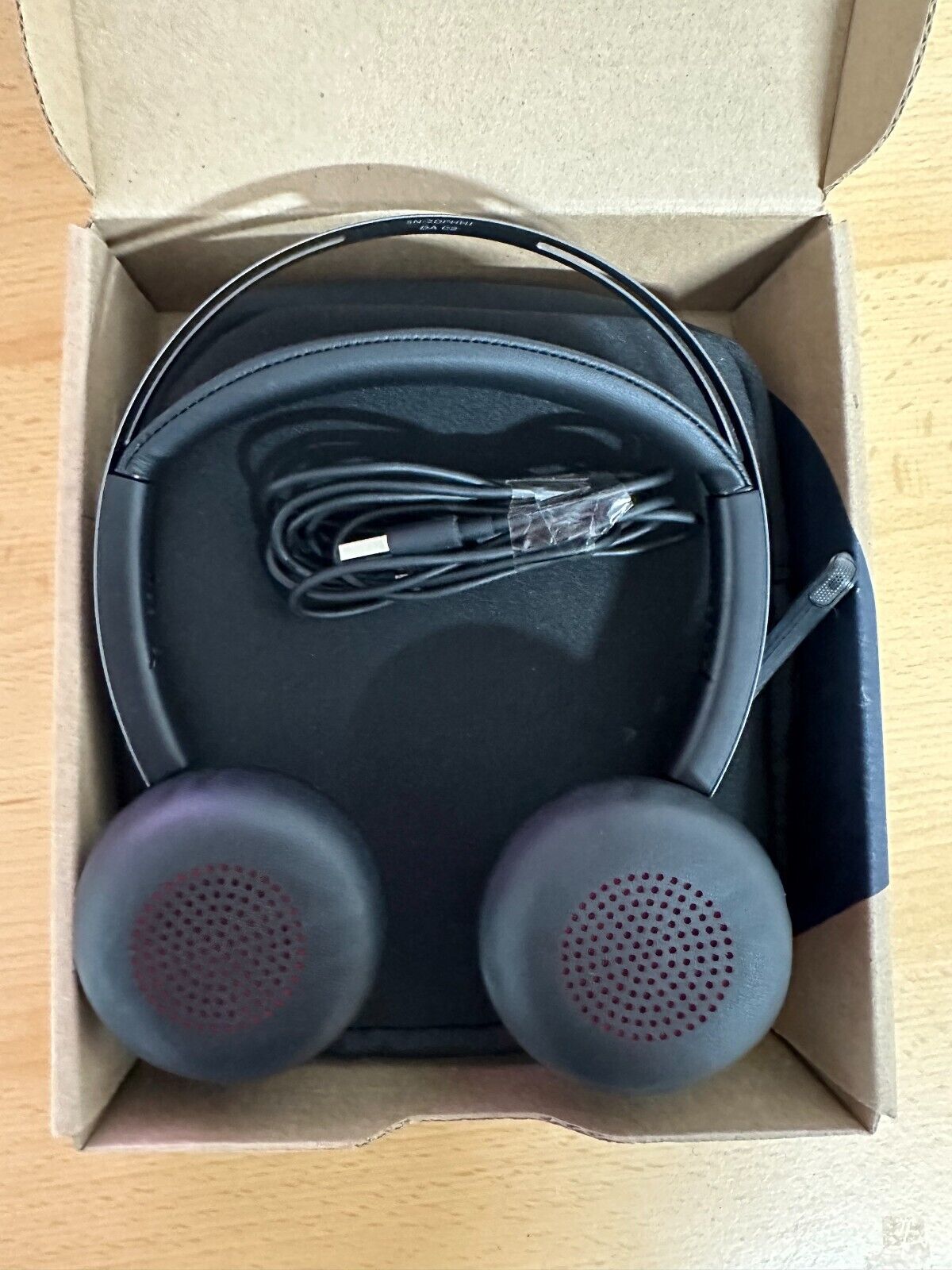 Poly Voyager Focus 2 Kabelloses Headset