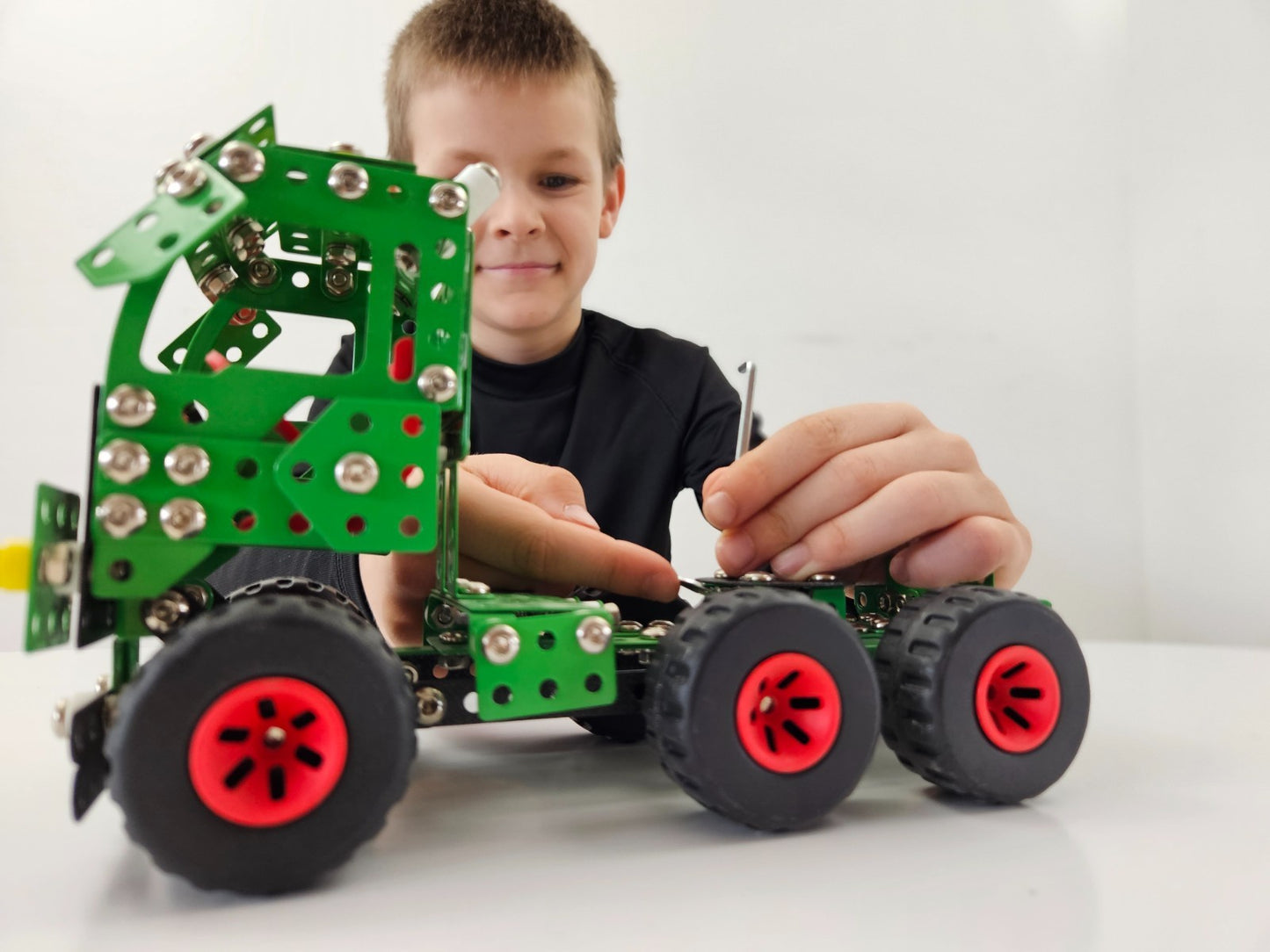 Konstruktionsspielzeug Metall Bausatz LKW mit Anhänger ab 8 Jahren CONSTRUCTOR