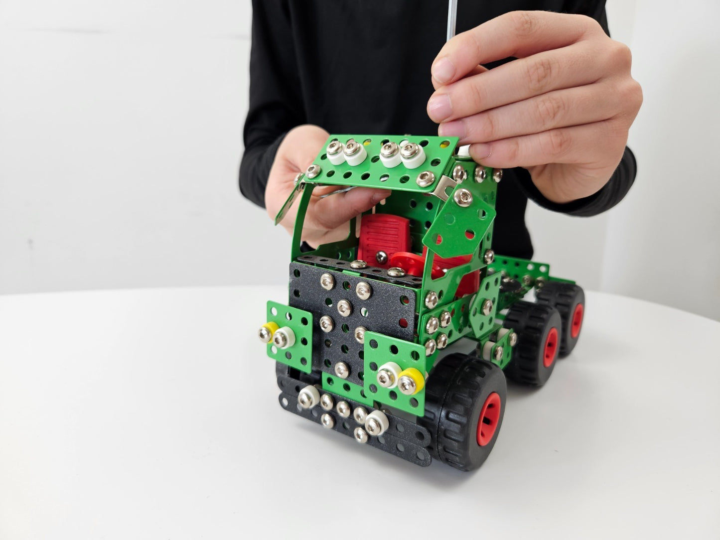 Konstruktionsspielzeug Metall Bausatz LKW mit Anhänger ab 8 Jahren CONSTRUCTOR