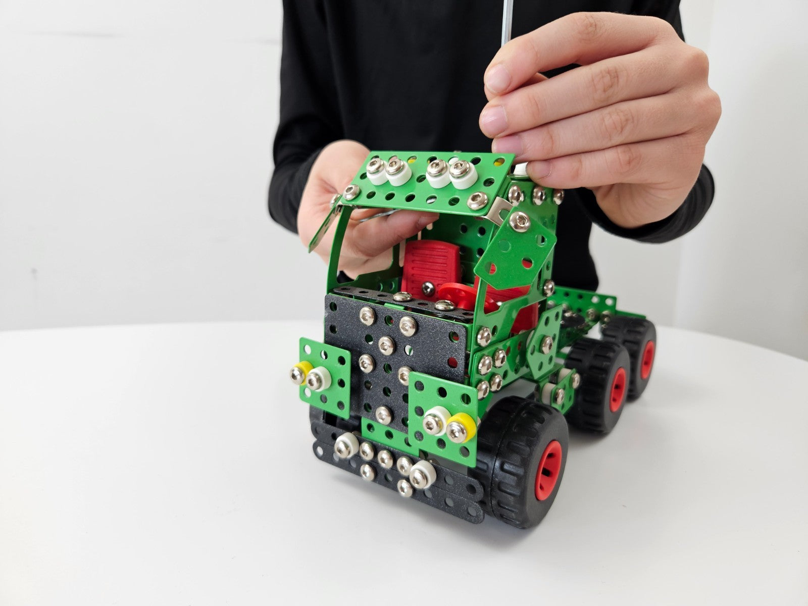 Konstruktionsspielzeug Metall Bausatz LKW mit Anhänger ab 8 Jahren CONSTRUCTOR