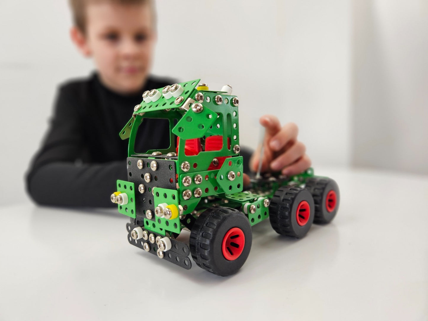 Konstruktionsspielzeug Metall Bausatz LKW mit Anhänger ab 8 Jahren CONSTRUCTOR