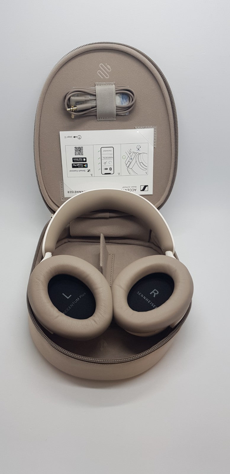 Sennheiser Accentum Plus Wireless Kopfhörer weiß