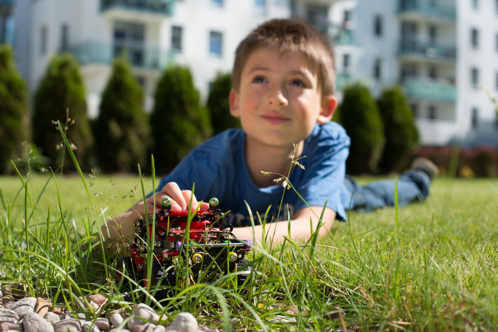 Konstruktionsspielzeug Metall Bausatz 354 Teile Geländewagen ab 8 Jahren RANGER