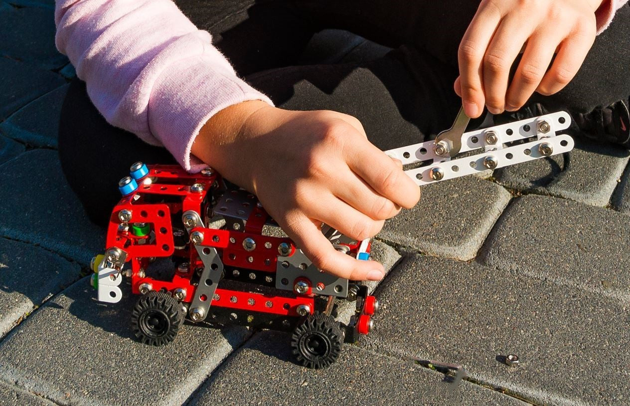 Konstruktionsspielzeug Metall Bausatz Feuerwehrfahrzeug ab 8 Jahren FIRE ENGINE