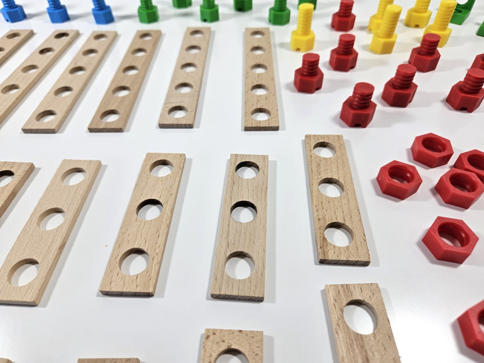 Konstruktionsspielzeug JUNIOR – HELICOPTER – Holz- für Kinder ab ab 4 Jahren