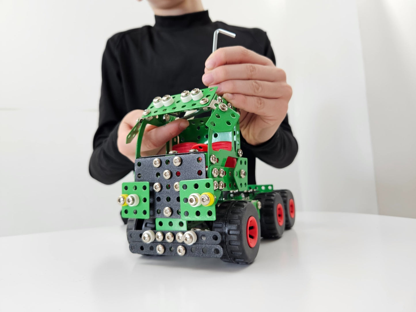 Konstruktionsspielzeug Metall Bausatz LKW mit Anhänger ab 8 Jahren CONSTRUCTOR