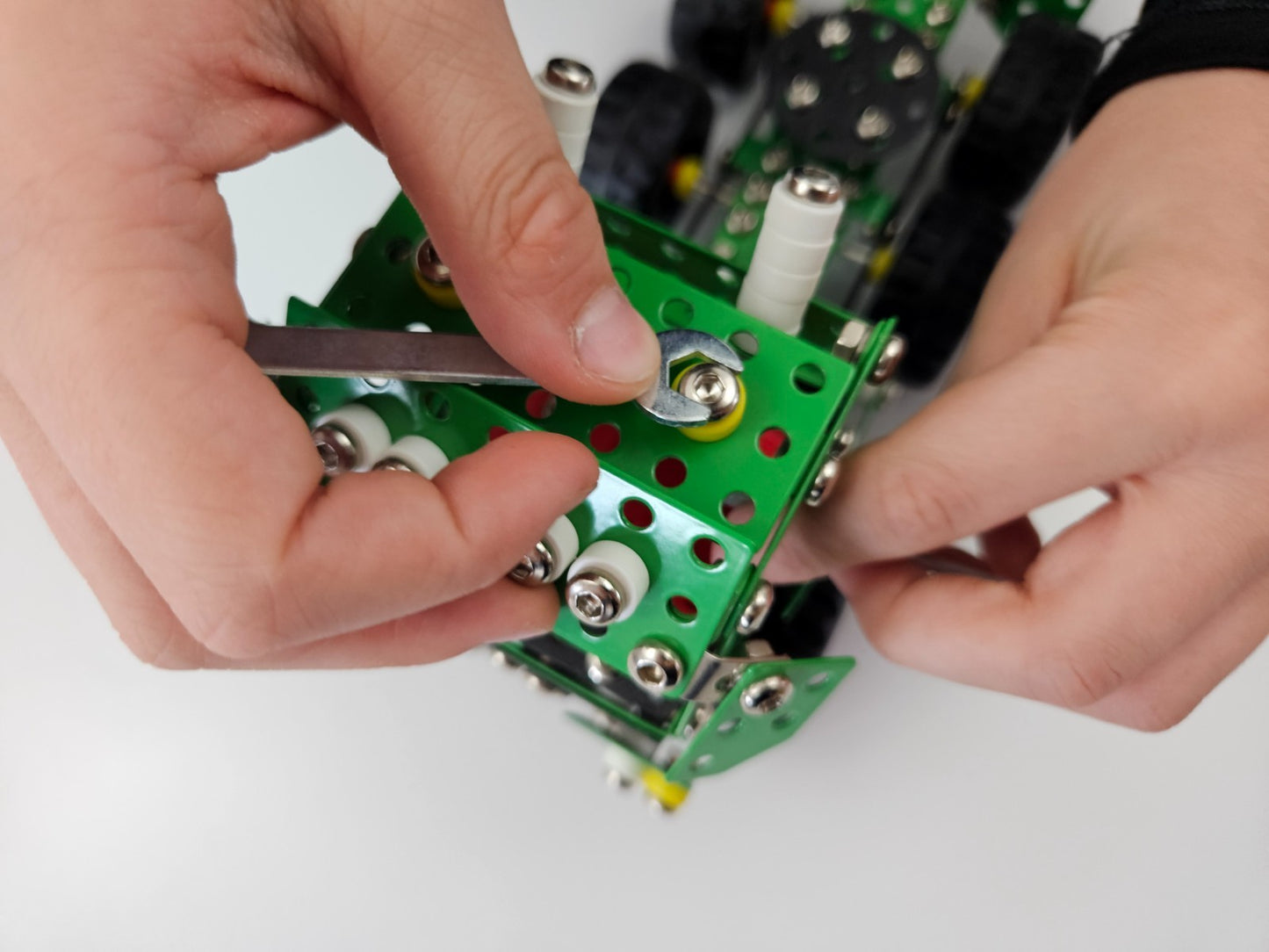 Konstruktionsspielzeug Metall Bausatz LKW mit Anhänger ab 8 Jahren CONSTRUCTOR