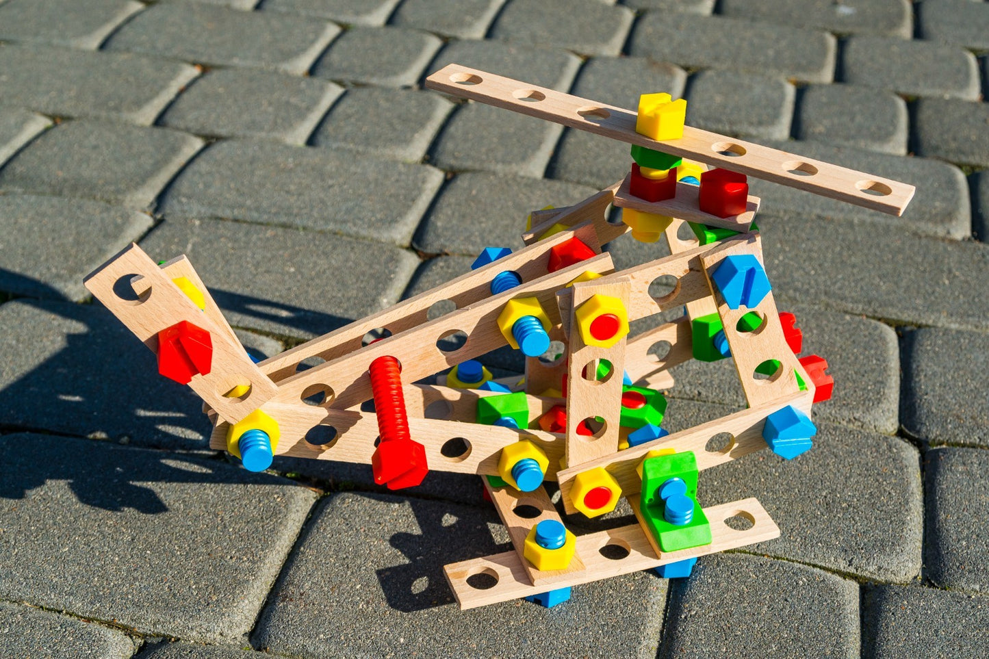 Konstruktionsspielzeug JUNIOR Selbstbau Set 150 Teile  Holz  ab 4 Jahren