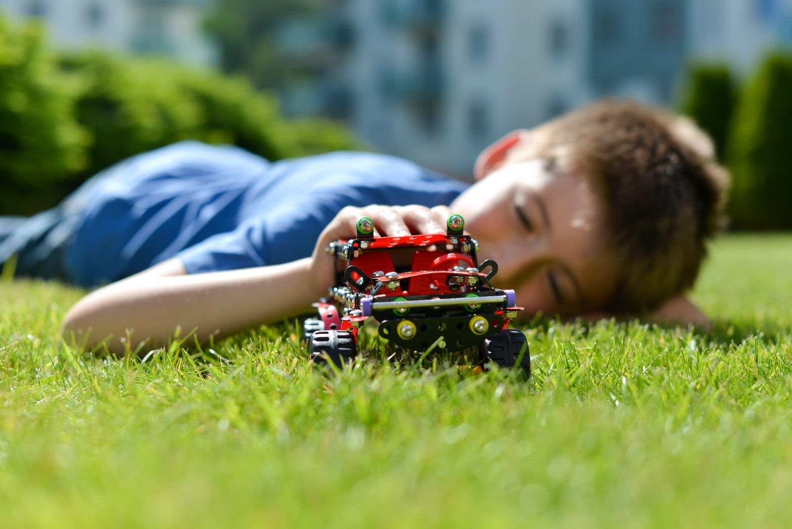 Konstruktionsspielzeug Metall Bausatz 354 Teile Geländewagen ab 8 Jahren RANGER