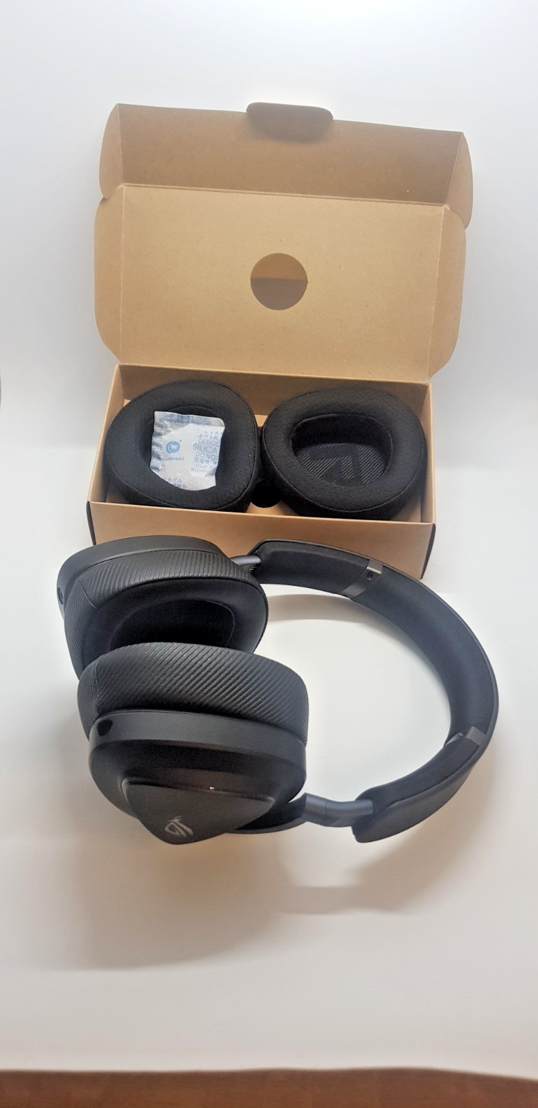 ASUS ROG Delta II Schwarz B-Ware. NEUWERTIG!!! 2/23/6570