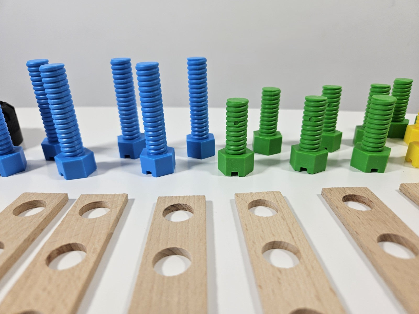 Konstruktionsspielzeug JUNIOR Selbstbau-Set  125 Teile  Holz ab 4 Jahren